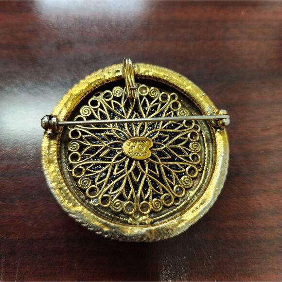 Vintage Robert Black Glass and Gold Metal Brooch/Pendant - Picture 3 of 11